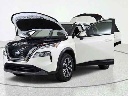 Used 2023 Nissan Rogue SV FWD image 10