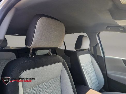 Used 2022 Chevrolet Equinox LT w/ LPO, Floor Liner Package AWD/4WD image 15