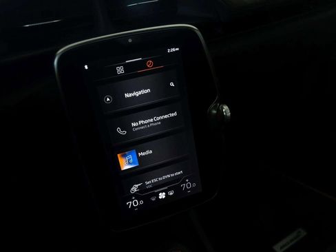 Used 2023 McLaren Artura image 22