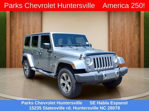 Used 2017 Jeep Wrangler Unlimited Sahara w/ Connectivity Group AWD/4WD image 1