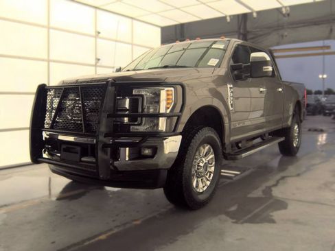 Used 2018 Ford F350 XLT w/ XLT Premium Package AWD/4WD image 1