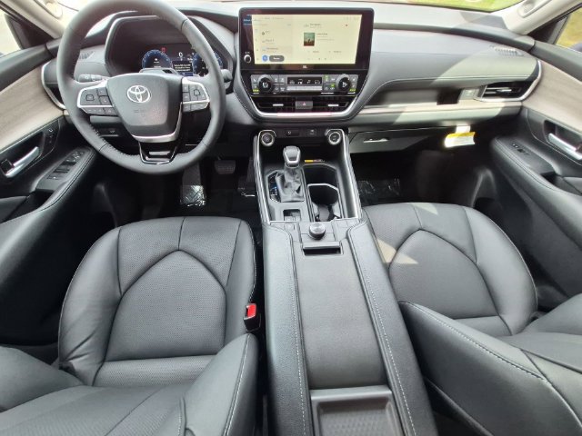 Certified 2026 Toyota Grand Highlander AWD image 28