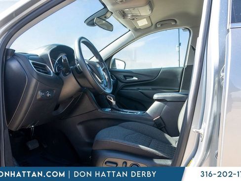 Used 2024 Chevrolet Equinox LT image 3