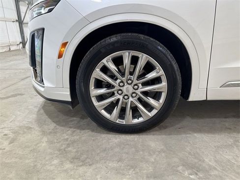Used 2021 Cadillac XT6 Premium Luxury image 33
