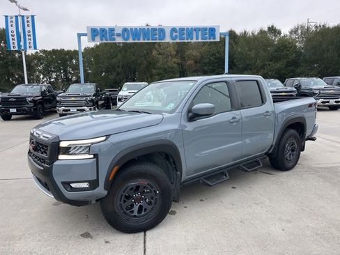 Used 2025 Nissan Frontier PRO-4X w/ Tow Package image 2