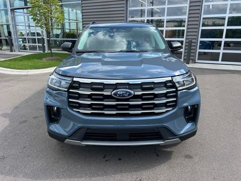Used 2025 Ford Explorer Active w/ Active Comfort Package AWD/4WD image 2