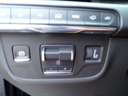 Used 2021 Cadillac Escalade Premium Luxury w/ Driver Assist Tech Package image 16