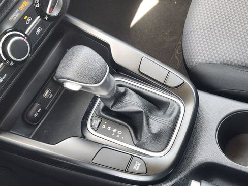Certified 2025 Kia Soul LX w/ LX Technology Package FWD image 21