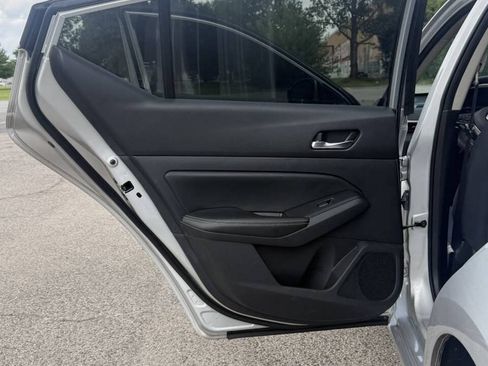 Used 2019 Nissan Altima 2.5 S FWD image 15