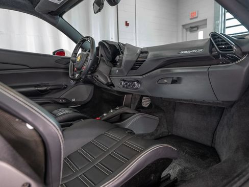 Used 2018 Ferrari 488 GTB RWD image 17