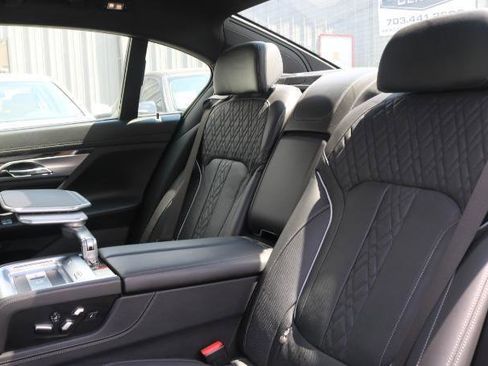 Used 2019 BMW 750i xDrive AWD/4WD image 26