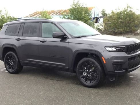 New 2025 Jeep Grand Cherokee L Laredo w/ Trailer Tow Package image 2
