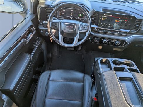 Used 2025 GMC Sierra 1500 SLT image 18