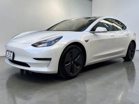 Used 2019 Tesla Model 3 image 1