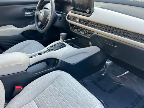 Certified 2024 Honda HR-V LX image 17