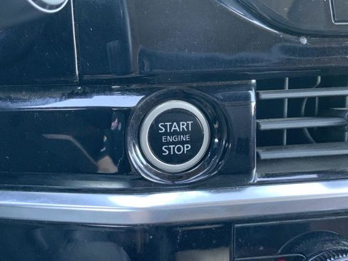 Used 2023 Nissan Pathfinder Platinum image 36