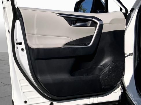 Certified 2024 Toyota RAV4 XLE AWD/4WD image 21