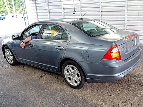 Used 2011 Ford Fusion SE FWD image 2