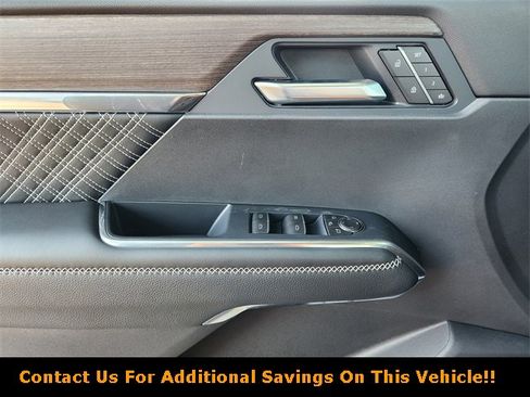 New 2026 GMC Acadia Denali w/ Super Cruise Package image 17