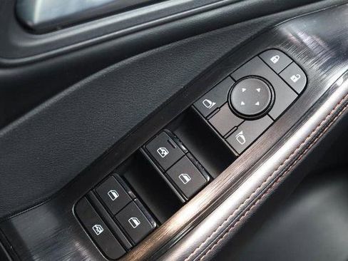 Certified 2025 Nissan Rogue SV AWD/4WD image 17