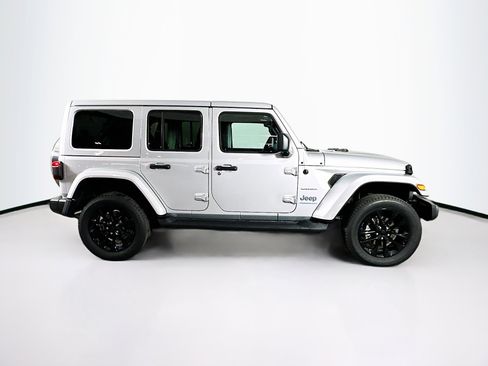 Used 2023 Jeep Wrangler Sahara w/ Cold Weather Group image 10