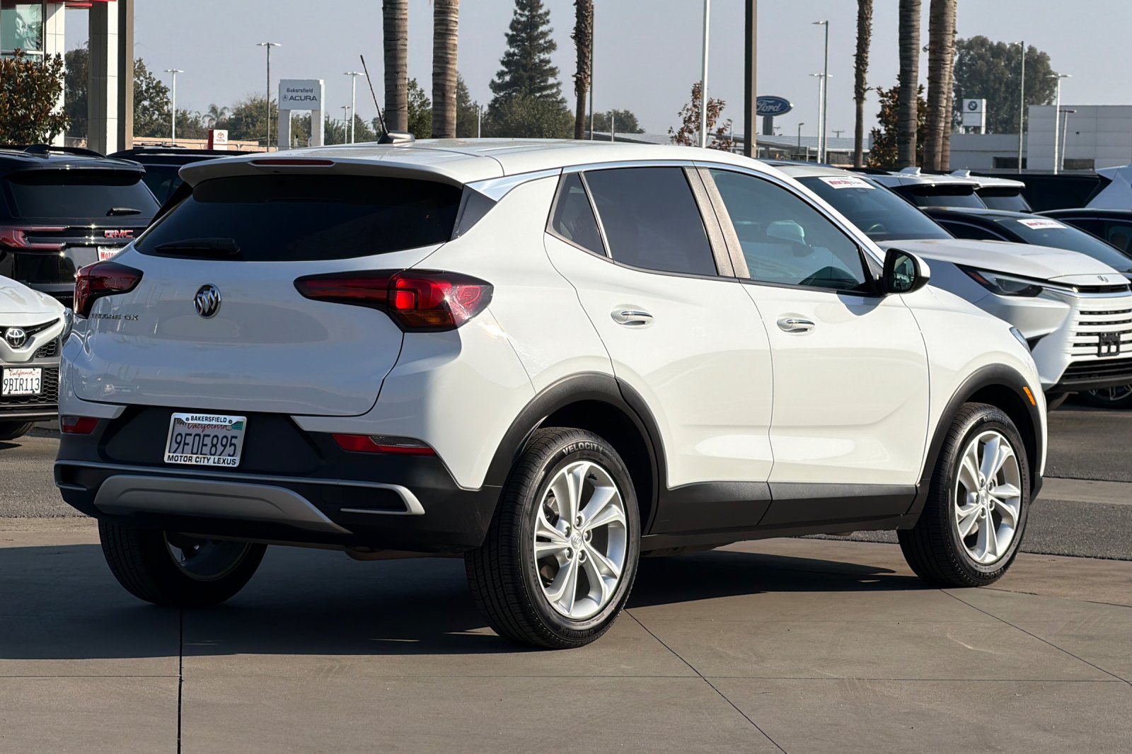 Used 2023 Buick Encore GX Preferred w/ Cold Weather Comfort Package FWD image 4