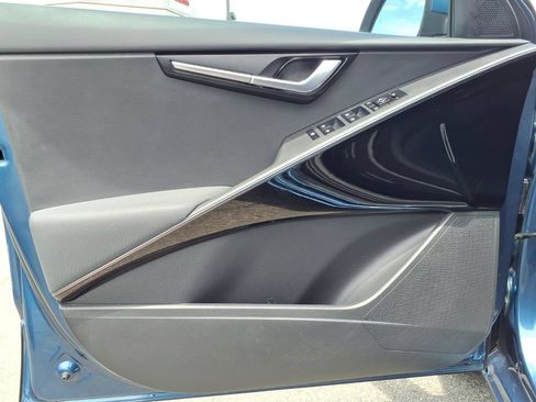 Certified 2023 Kia Niro EX FWD image 19