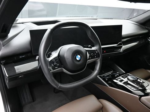 Used 2026 BMW 530i RWD image 15