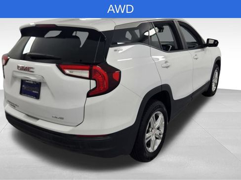 Used 2024 GMC Terrain SLE AWD/4WD image 3