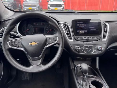 Used 2022 Chevrolet Malibu LS w/ Driver Confidence Package II image 9