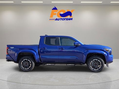 New 2025 Toyota Tacoma TRD Sport image 5