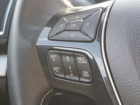 Used 2018 Ford Explorer Platinum image 25