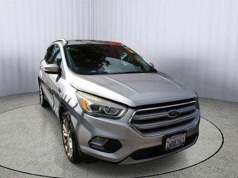 Used 2017 Ford Escape Titanium image 1