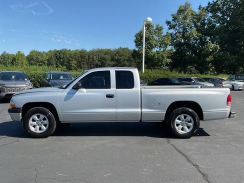 Used 2004 Dodge Dakota Sport w/ Deluxe Convenience Group RWD image 12