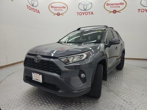 Used 2021 Toyota RAV4 XLE FWD image 2