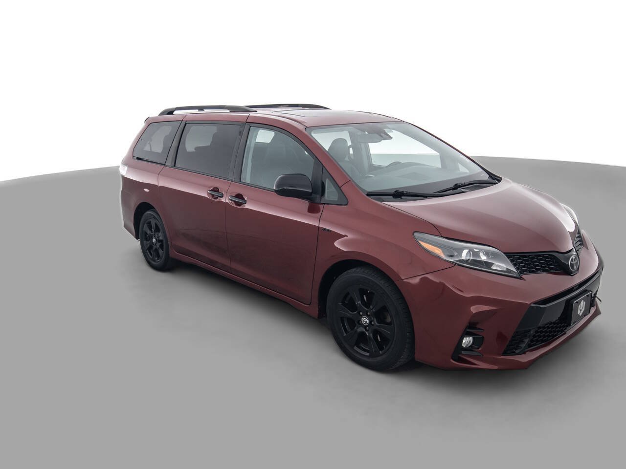 Used 2020 Toyota Sienna SE w/ Nightshade Edition AWD/4WD image 3