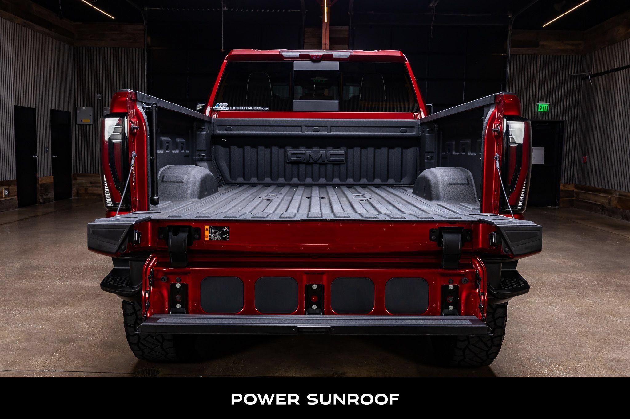 Used 2025 GMC Sierra 2500 AT4X AWD/4WD image 9