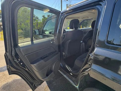 Used 2011 Jeep Patriot Latitude image 9