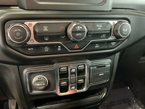 Used 2022 Jeep Wrangler Unlimited Sport image 6