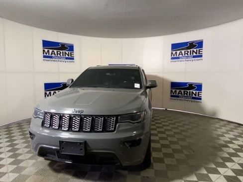 Used 2021 Jeep Grand Cherokee Laredo X AWD/4WD image 5