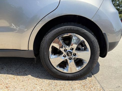 Used 2019 Kia Soul FWD image 8