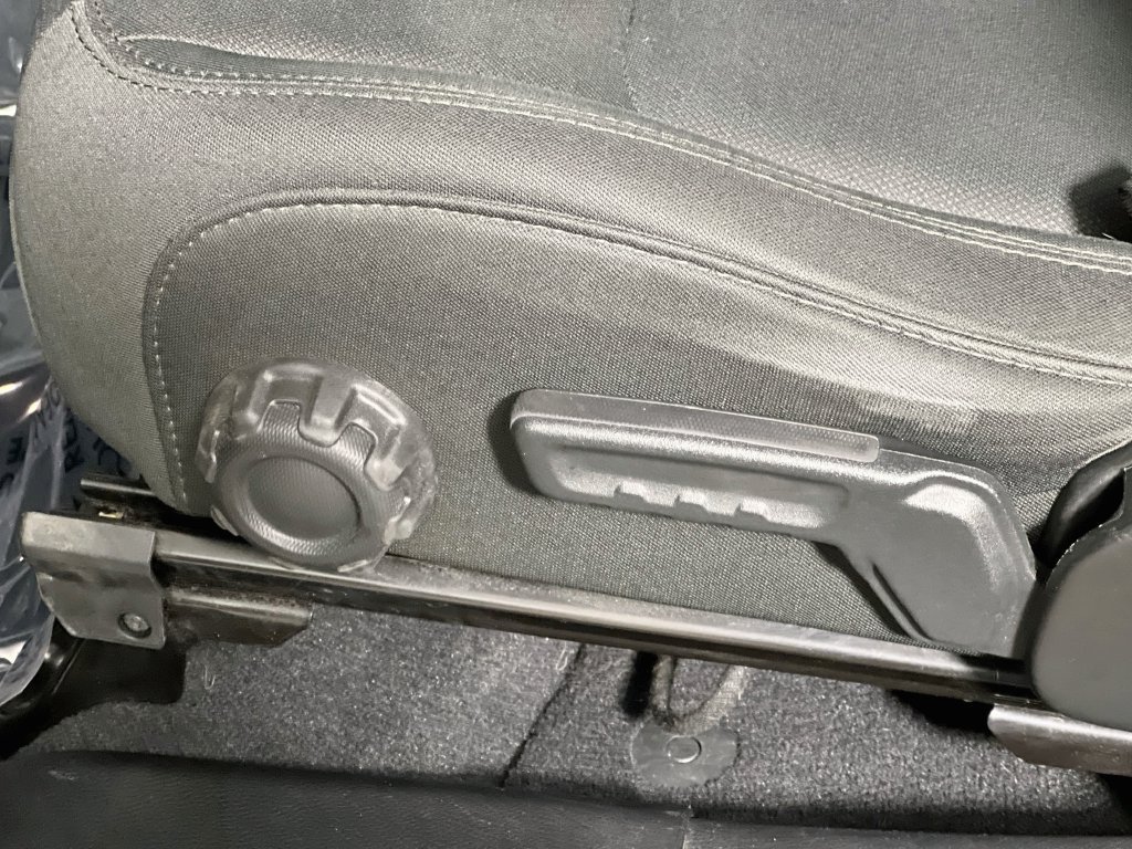 Used 2018 Jeep Wrangler Sport AWD/4WD image 13