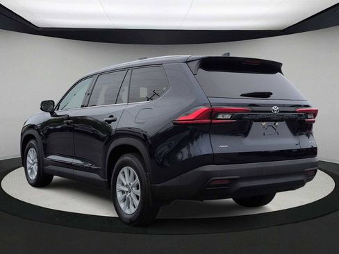 Used 2024 Toyota Grand Highlander AWD image 6