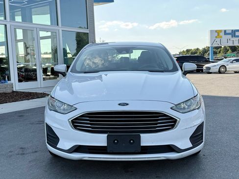 Used 2019 Ford Fusion SE FWD image 2