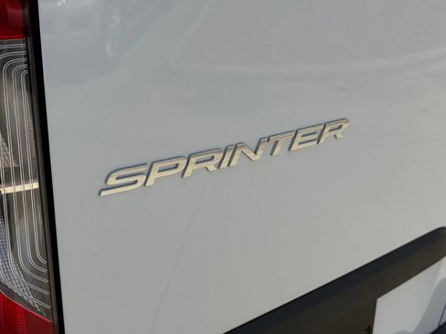 Used 2025 Mercedes-Benz Sprinter 2500 image 8