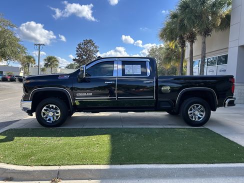 Used 2025 Chevrolet Silverado 2500 LTZ w/ LTZ Convenience Package image 4