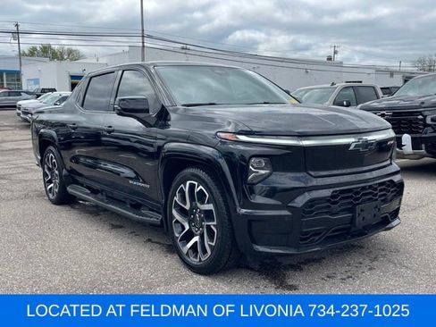 Used 2024 Chevrolet Silverado EV RST AWD/4WD image 4