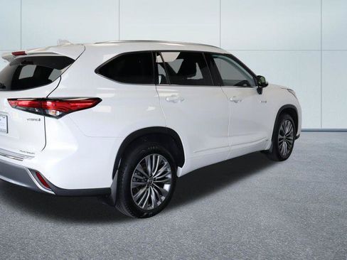 Used 2021 Toyota Highlander Platinum AWD/4WD image 8