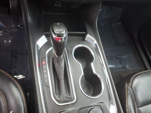 Used 2020 Chevrolet Traverse LT w/ LT Premium Package image 14