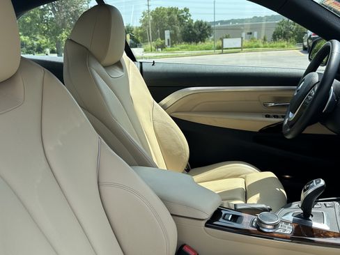 Used 2020 BMW 430i xDrive Convertible w/ Convenience Package AWD/4WD image 33